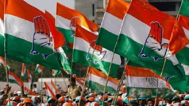 छत्तीसगढ़ कांग्रेस का धरना प्रदर्शन धरसींवा बस स्टैंड पर, अवैध शराब बिक्री और अराजकता के मुद्दों पर वरिष्ठ नेताओं की उपस्थिति