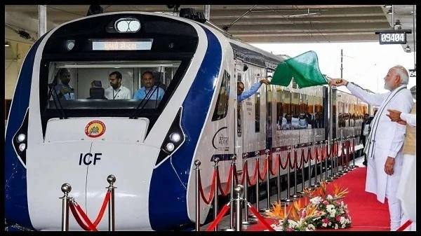 Vande Bharat 2.0 प्रधानमंत्री नरेंद्र मोदी वंदे भारत