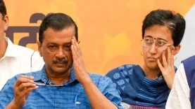 Arvind Kejriwal: दिल्ली के मुख्यमंत्री अरविंद केजरीवाल ने रविवार को दो दिन के भीतर अपने पद से इस्तीफा देने का ऐलान किया है। जिसके बाद नए सीएम के चुनाव के