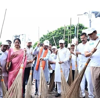 Chief Minister Vishnu Deo Sai inaugurates the state-level 'Swachhata Hi Seva' campaign near Telibandha Talab in Raipur, urging the public to adopt cleanliness as a responsibility.