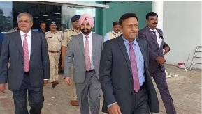 Jharkhand Election: झारखंड में विधानसभा चुनाव की तैयारियों की समीक्षा और राजनीतिक दलों के साथ विचार-विमर्श के लिए मुख्य निर्वाचन आयुक्त राजीव