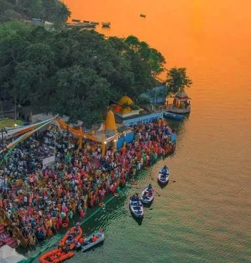 Bhopal Municipal Corporation's initiative for immersion ponds during festivals" "Devotees celebrating Chhath Puja at newly established immersion ponds in Bhopal" "Cleanliness efforts by Bhopal Municipal Corporation for Dashahara and Diwali"