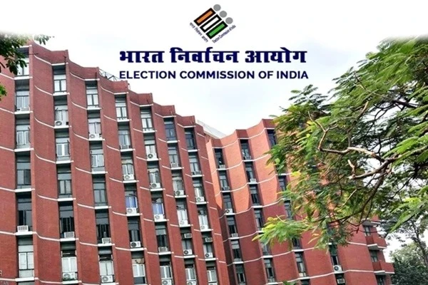निर्वाचन आयोग द्वारा महाराष्ट्र और झारखंड विधानसभा चुनाव की तारीखों का ऐलान करते हुए प्रेस कॉन्फ्रेंस का दृश्य।