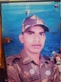 जवान उमेश साहू का पार्थिव शरीर रायपुर एयरपोर्ट पर, लेह-लद्दाख में ऑक्सीजन की कमी के कारण शहीद, दुर्ग के कोड़िया गांव के लिए रवाना।
