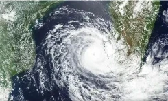 Cyclonic Storm Alert: मानसून के विदाई के समय पर दक्षिण भारत (South India) में एक बार फिर चक्रवाती तूफान (Cyclonic storm) का खतरा मंडरा
