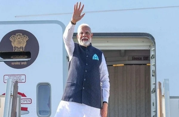 प्रधानमंत्री नरेंद्र मोदी के रूस दौरे के दौरान कज़ान शहर में प्रवासी भारतीयों द्वारा लगाए गए स्वागत होर्डिंग्स