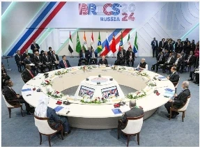 PM Modi in BRICS Summit 2024: रूस के कजान में ब्रिक्स शिखर सम्मेलन में शामिल होने पहुंचे पीएम मोदी ने कहा कि जोहान्सबर्ग शिखर सम्मेलन में
