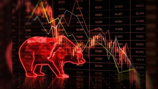 इंडसइंड बैंक के शेयरों में गिरावट और विदेशी पूंजी निकासी से शेयर बाजार में उतार-चढ़ाव।