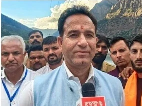 Jammu and Kashmir: जम्मू-कश्मीर विधासनभा चुनाव में बीजेपी दूसरी सबसे बड़ी पार्टी के रूप में  उभरी है। भाजपा को रिकॉर्ड 29 सीटों पर जीत मिली। रविवार को पूर्व