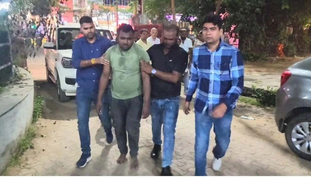रायपुर सेंट्रल जेल के बाहर गोलीकांड के चार आरोपी गिरफ्तार, ओडिशा भागने की कोशिश नाकाम।