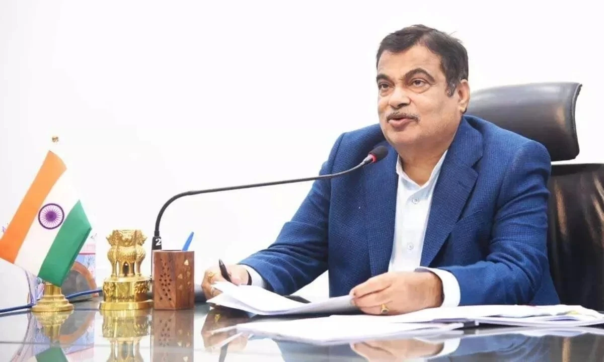 केंद्रीय मंत्री नितिन गडकरी रायपुर में इंडियन रोड कांग्रेस (आईआरसी) के 83वें वार्षिक अधिवेशन का शुभारंभ करते हुए।