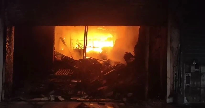 भोपाल के कपड़ा मार्केट में लगी आग