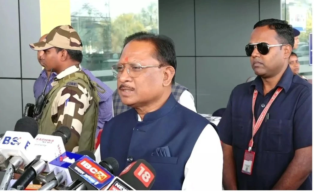 छत्तीसगढ़ के मुख्यमंत्री विष्णुदेव साय नई दिल्ली रवाना, सांस्कृतिक दिवस कार्यक्रम में भाग लेते हुए।