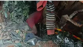 Accident: रायगढ़ जिला के लैलूंगा मुख्य मार्ग के रेन्चुआ घाट के समीप में लोहे का एंगल लदा एक ट्रक दुर्घटनाग्रस्त हो गया। इस घटना में ट्रक चालक की