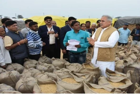 Congress Party's "Dhan Khareedi Kendra Chalo Abhiyan" kicks off today, with leaders like Deepak Baij and Bhupesh Baghel visiting various procurement centers to inspect conditions and raise concerns over irregularities affecting farmers.
