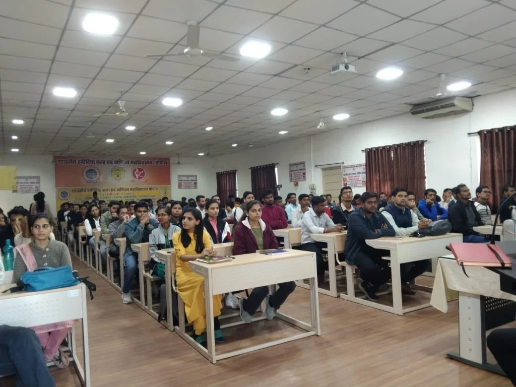 नि:शुल्क कोचिंग क्लासेस