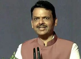 Maharashtra: महाराष्ट्र में महाविकास आघाडी के नेताओं ने आज रविवार को मुख्यमंत्री देवेंद्र फडणवीस से मुलाकात कर विपक्षी