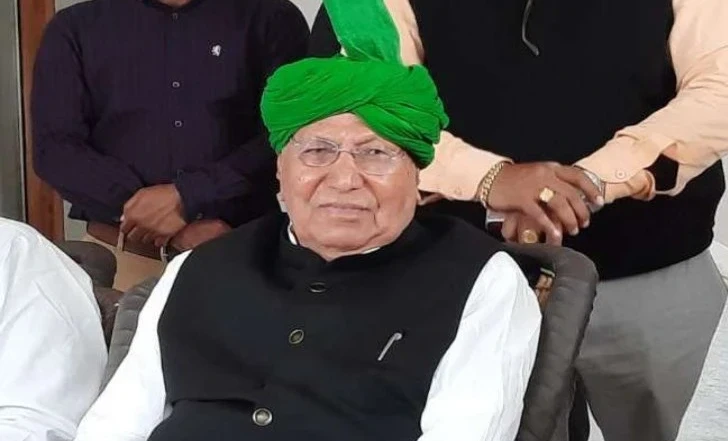 हरियाणा के पूर्व मुख्यमंत्री ओम प्रकाश चौटाला के निधन की खबर पर शोक व्यक्त करते नेता।