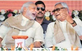 Bihar Assembly Elections: केंद्रीय मंत्री गिरिराज सिंह ने बुधवार को कहा कि बिहार के मुख्यमंत्री नीतीश कुमार और ओडिशा के पूर्व मुख्यमंत्री