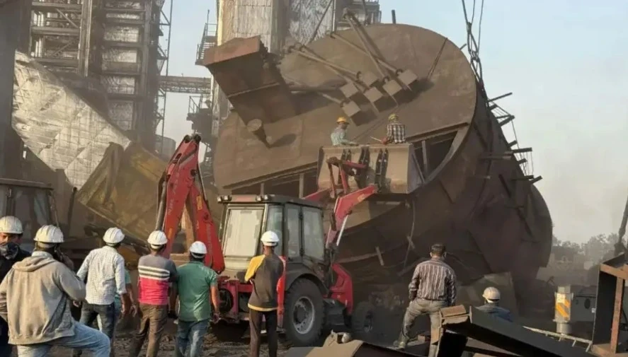 मुंगेली के कुसुम स्टील प्लांट हादसे की जांच के लिए गठित 6 सदस्यीय टीम, जो 15 दिनों में अपनी रिपोर्ट पेश करेगी।