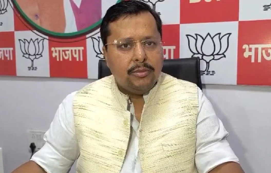 BJP leader Nitin Nabin accuses former CM Bhupesh Baghel of using an Adivasi leader as a pawn in political games following the arrest of former Excise Minister Kawasi Lakhma. Nabin assures that the law will reach the real mastermind behind the crime.