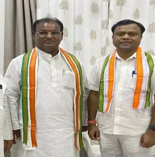 पीआर खूंटे, जो छत्तीसगढ़ कांग्रेस पार्टी के उपाध्यक्ष और अनुसूचित जाति विभाग के अध्यक्ष थे, ने पार्टी की प्राथमिक सदस्यता से इस्तीफा दिया और नई पार्टी बनाने या भाजपा में शामिल होने पर विचार व्यक्त किया।