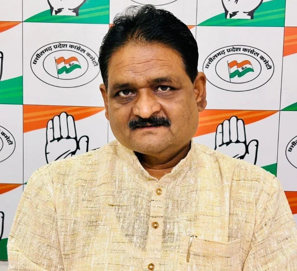 रायपुर में बीएड सहायक शिक्षकों को पुलिस द्वारा जबरिया बसों में भरकर घुमाने और दुर्व्यवहार किए जाने पर कांग्रेस नेता सुशील आनंद शुक्ला की कड़ी प्रतिक्रिया।