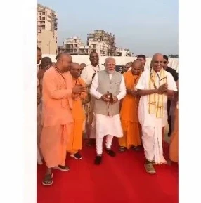 Viral video: प्रधानमंत्री नरेंद्र मोदी ने दो दिन पहले नवी मुंबई में इस्कॉन मंदिर का उद्घाटन किया। पीएम ने कहा, हमारे सभी धार्मिक ग्रंथों और शास्त्रों के मूल में सेवा भावना ही है। मुझे संतोष है कि हमारी सरकार भी