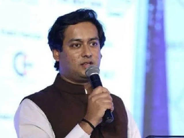 जयवर्धन सिंह ने अफवाहों का खंडन करते हुए कहा कि वह कांग्रेस पार्टी से इस्तीफा नहीं दे रहे हैं। उन्होंने शिवपुरी में कार्यकर्ताओं से संवाद करते हुए इस मुद्दे पर सफाई दी और कहा कि यह सब झूठी खबरें हैं।