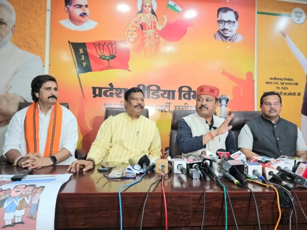 भाजपा प्रदेश महामंत्री संजय श्रीवास्तव ने कहा कि 2018 के चुनावों में कांग्रेस ने जनता से सुझाव लेने का वादा किया था, लेकिन इस बार नगरीय निकाय चुनावों में उसने इससे मुंह मोड़ लिया है।