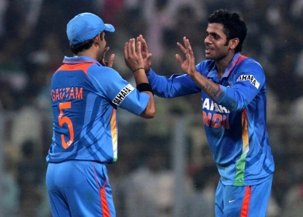 मनोज तिवारी और गौतम गंभीर के बीच विवाद पर मनोज तिवारी ने गंभीर आरोप लगाए, जिसमें गाली देने और धमकाने का आरोप है। तिवारी ने आईपीएल और रणजी मैच में हुए तनावपूर्ण घटनाक्रम का खुलासा किया।