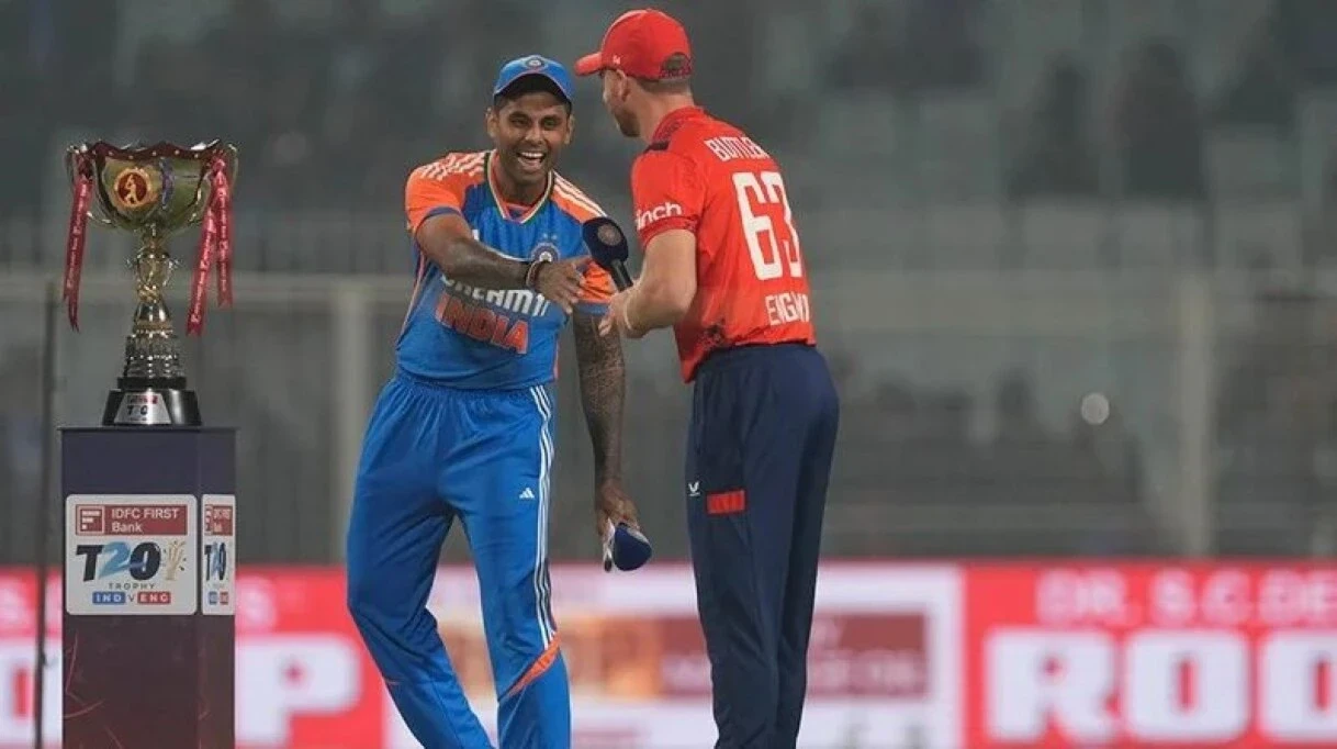 भारत और इंग्लैंड के बीच दूसरा टी20 चेपॉक स्टेडियम में, भारत ने टॉस जीतकर गेंदबाजी चुनी।