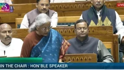 वित्त मंत्री निर्मला सीतारमण संसद में आर्थिक सर्वेक्षण 2024-25 पेश करते हुए, जिसमें भारत की आर्थिक वृद्धि, मुद्रास्फीति और विकास नीतियों पर प्रकाश डाला गया।