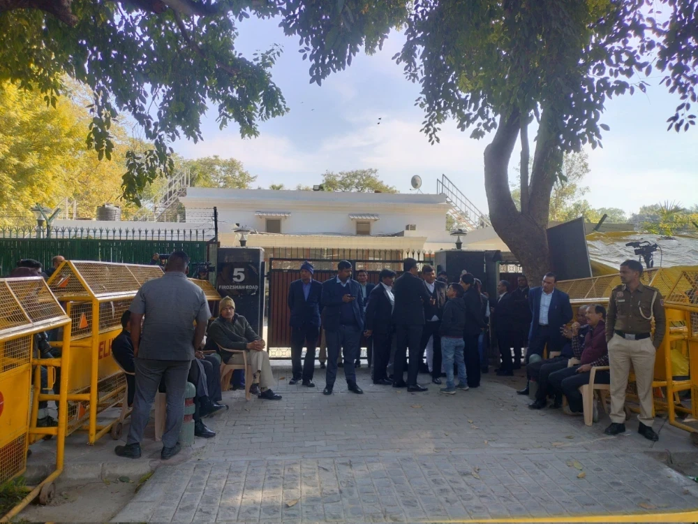 ACB की टीम