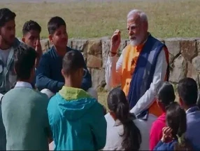 PM Modi: छत्तीसगढ़ के रायपुर के मायाराम सुरजन स्कूल की छात्रा युक्तामुखी साहू ने परीक्षा पे चर्चा के दौरान PM मोदी से सवाल किया। बता दें कि प्रधानमंत्री नरेन्द्र मोदी ने आज सोमवार को ‘परीक्षा पे चर्चा 2025’ में स्टूडेंट्स, पेरेंट्स और टीचर्स से