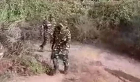 Naxalite encounter: मध्य प्रदेश के बालाघाट जिले में गढ़ी थाना क्षेत्र के रौंदा जंगल में पुलिस और नक्सलियों के बीच मुठभेड़ में चार महिला नक्सली ढेर हो गईं। पुलिस ने इस मुठभेड़ में नक्सलियों से कई हथियार और अन्य सामग्री