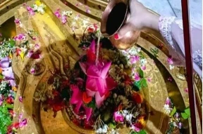 Mahashivratri Vrat : महाशिवरात्रि इस बार 26 फरवरी बुधवार को मनाई जाएगी। मध्यरात्रि में जलाभिषेक किया जाएगा। पंचांग के अनुसार, फाल्गुन मास की कृष्ण पक्ष की चतुर्दशी तिथि इस दिन सुबह 11 बजकर 8 मिनट पर शुरू होगी