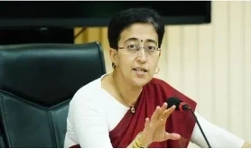Atishi Leader of Opposition: दिल्ली की पूर्व मुख्यमंत्री आतिशी को विधानसभा का नेता विपक्ष चुना गया है। रविवार को आम आदमी पार्टी के विधायक दल की बैठक में ये फैसला लिया गया है। बैठक में अरविंद केजरीवाल, आतिशी और गोपाल राय