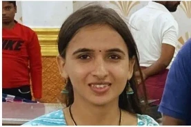 Himani Narwal Murder Case: हरियाणा के रोहतक में कांग्रेस नेता हिमानी नरवाल की हत्या के मामले में सनसनीखेज खुलासा हुआ है। बीते रविवार रात पुलिस ने एक आरोपी सचिन को गिरफ्तार किया है जो बहादुरगढ़ का निवासी है।