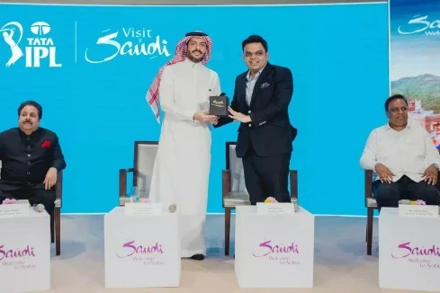 Saudi Arabia will start a T20 cricket league bigger than IPL: सऊदी अरब खेलों से होने वाली कमाई पर अपनी पकड़ बढ़ाने के लिए दुनिया की सबसे बड़ी टी20 क्रिकेट लीग शुरू करने जा रहा है, जो
