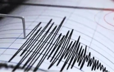 earthquake in pakistan: म्यांमार और थाईलैंड भारी तबाही के बाद अब बुधवार तड़के पाकिस्तान में भूकंप के झटके महसूस किए गए। हालांकि रात में अधिकतर लोग सो रहे थे जिस वजह से काफी लोगों को इसकी जानकारी नहीं हो