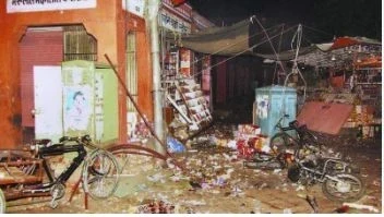 jaipur serial blast: साल 2013 के जयपुर बम ब्लास्ट की घटना को 2022 में दोहराने की साजिश करने वाले फरार आतंकी फिरोज को मध्यप्रदेश के रतलाम से गिरफ्तार कर लिया गया। रतलाम में फिरोज ईद मनाने परिवार के पास आया था। त