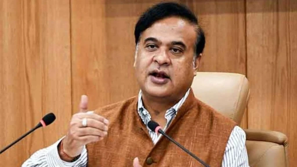 गुवाहटी। Himanta Biswa Sarma: असम के मुख्यमंत्री हिमंता बिस्वा सरमा ने देश की राजनीति में सबसे बड़े मुख्य विपक्षी दल कांग्रेस पर जोरदार हमला किया है। सीएम सरमा ने सोमवार को धेमाजी में एक चुनावी रैली को संबोधित करते हुए कहा