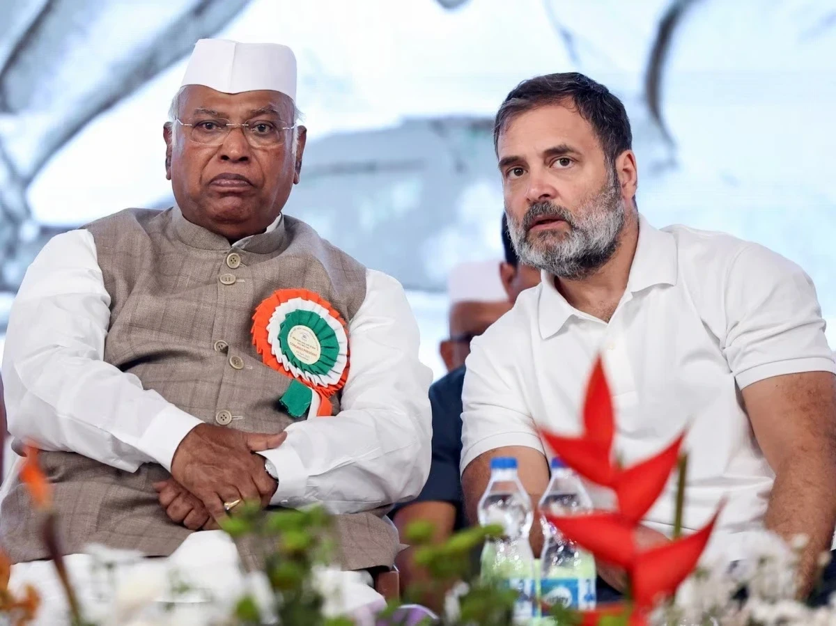 caste census: नई दिल्ली। कांग्रेस अध्यक्ष मल्लिकार्जुन खरगे ने प्रधानमंत्री नरेंद्र मोदी को पत्र लिखकर जाति जनगणना शुरु होने से पहले तीन महत्वपूर्ण मांगें रखी हैं। इनमें आरक्षण की 50 प्रतिशत सीमा खत्म करना, तेलंगाना मॉडल अपनाना