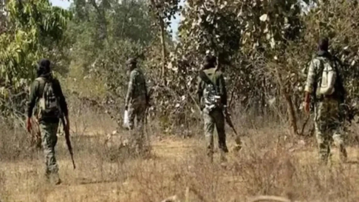 Naxal Encounter: Encounter in Ichabar forest of Latehar, 2 high core Naxalites killed