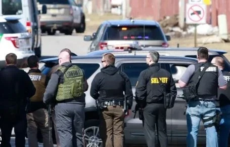 He entered disguised as a police officer and shot 2 Democrat MPs, causing a stir in America