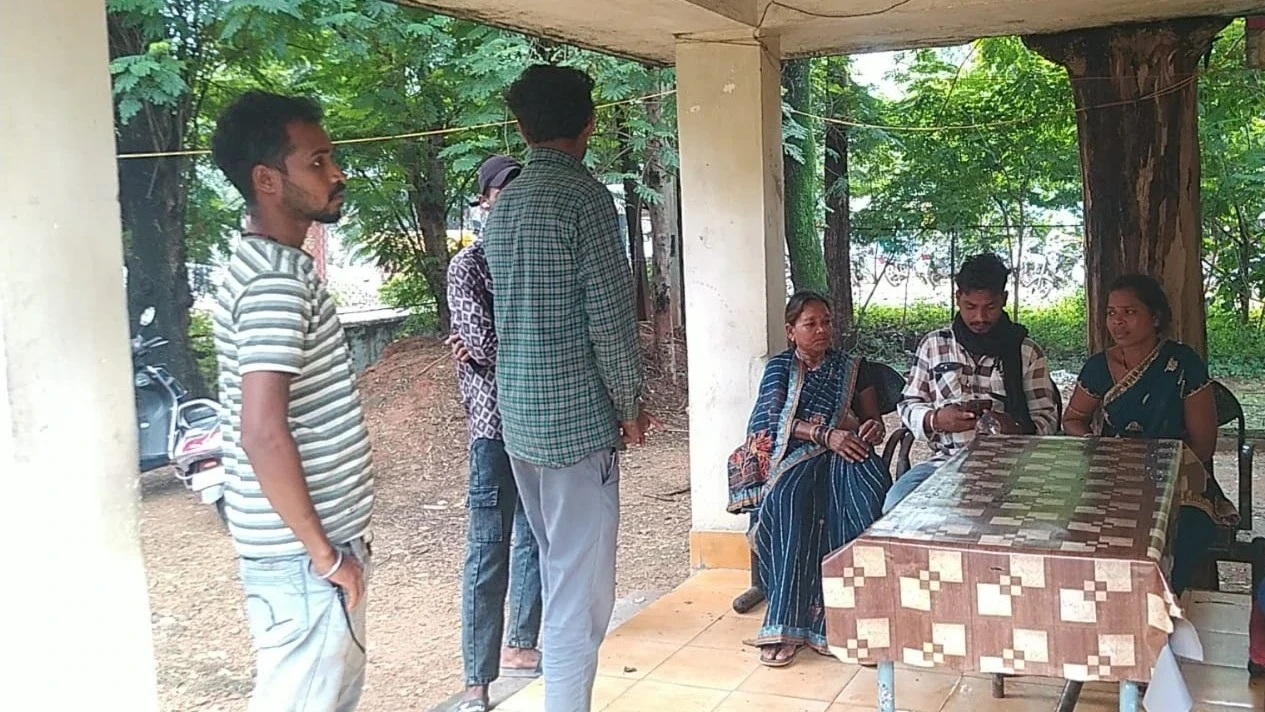 कोरबा: मुर्गा पार्टी के बाद फूड पॉइजनिंग से प्रभावित मरीज।