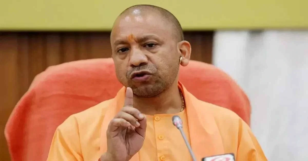 सीएम योगी आदित्यनाथ पंचायती राज विभाग के विवादास्पद आदेश पर कार्रवाई की घोषणा करते हुए।