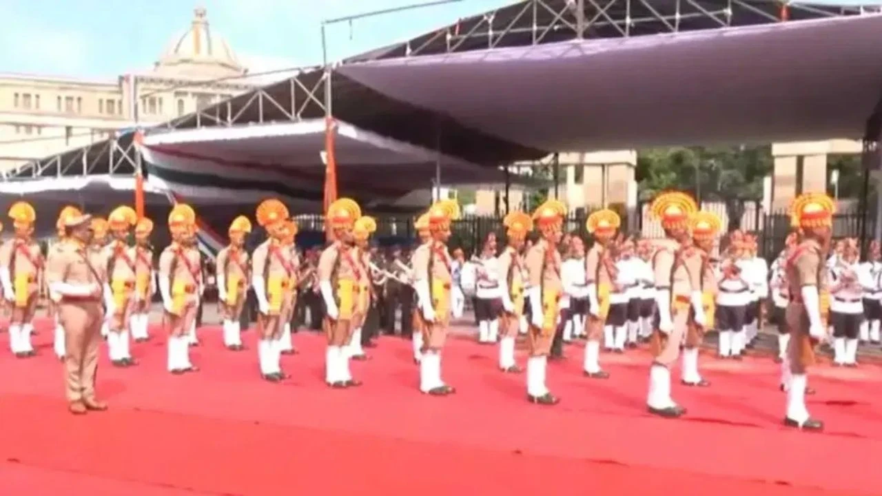 लखनऊ में स्वतंत्रता दिवस फुल ड्रेस रिहर्सल, CM Yogi करेंगे ध्वजारोहण