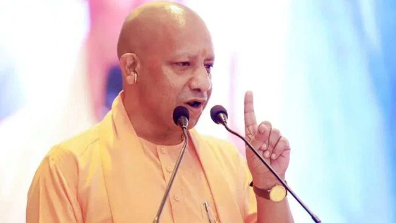 CM Yogi Adityanath addressing UP Vidhansabha, highlighting 8 years of urban and rural development achievements.